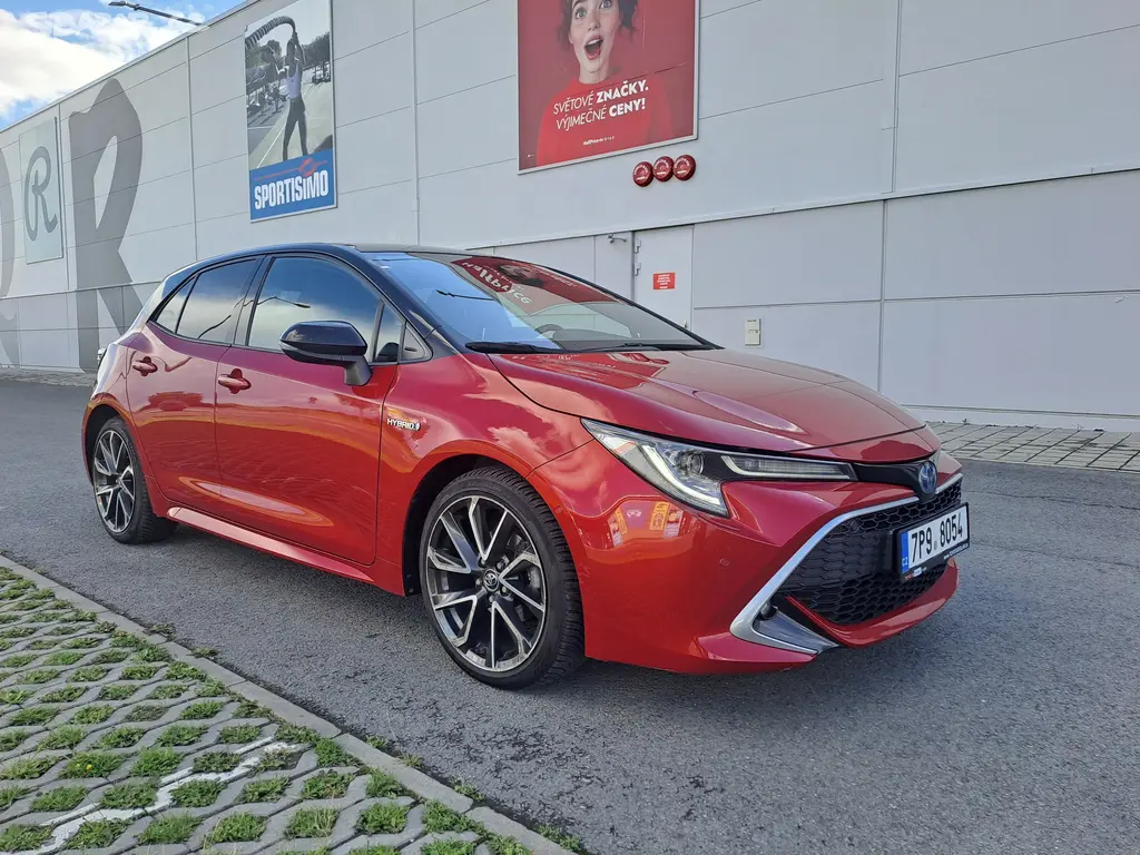 Toyota Corolla, 1.8 HYBRID 1.MAJ EXTRA PĚKNÉ
